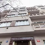 Cozy Basement Flat, Skyshowtime, 3 Minutes To Center